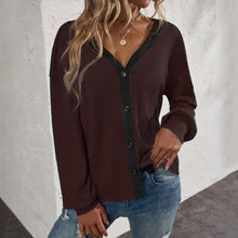 Laden Sie das Bild in den Galerie-Viewer, Strickjacke mit V-Ausschnitt und langen Ärmeln