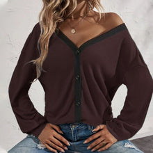Laden Sie das Bild in den Galerie-Viewer, Strickjacke mit V-Ausschnitt und langen Ärmeln