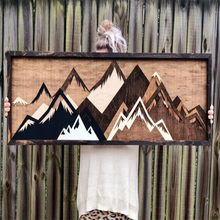 Laden Sie das Bild in den Galerie-Viewer, Handgefertigte Wald- Und Giebeldekoration Aus Holz