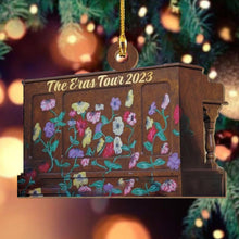 Laden Sie das Bild in den Galerie-Viewer, Die Eras Tour 2023 Ornament