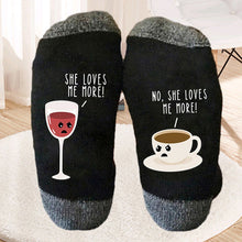 Laden Sie das Bild in den Galerie-Viewer, Socken in den Farben von Weihnachten