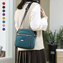 Laden Sie das Bild in den Galerie-Viewer, Einfarbige kleine quadratische Umhängetasche aus Nylon