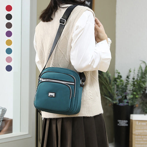 Einfarbige kleine quadratische Umhängetasche aus Nylon