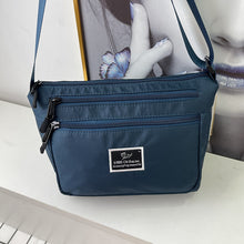 Laden Sie das Bild in den Galerie-Viewer, Einfarbige Nylontasche mit Reißverschluss