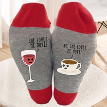 Laden Sie das Bild in den Galerie-Viewer, Socken in den Farben von Weihnachten
