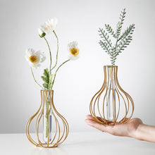 Laden Sie das Bild in den Galerie-Viewer, Moderne Minimalistische Durchbrochene Dekorative Vase