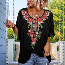 Laden Sie das Bild in den Galerie-Viewer, Trendiges T-Shirt Mit Ethno-Print