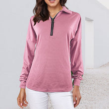 Laden Sie das Bild in den Galerie-Viewer, T-Shirt mit Revers und Reißverschluss