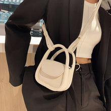 Laden Sie das Bild in den Galerie-Viewer, Mini-Kopfhörertasche aus einfarbigem Leder