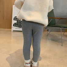Laden Sie das Bild in den Galerie-Viewer, Kinder verdickte und warme Gamaschenhose aus Samt