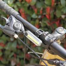 Laden Sie das Bild in den Galerie-Viewer, USB wiederaufladbare Fahrradbeleuchtung