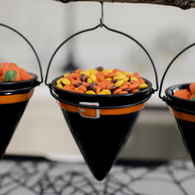 Laden Sie das Bild in den Galerie-Viewer, Halloween Hexe Besenständer