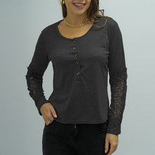 Laden Sie das Bild in den Galerie-Viewer, Einfarbiges Langarm-T-Shirt aus Spitze