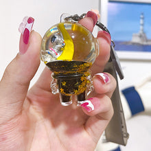 Laden Sie das Bild in den Galerie-Viewer, Kreativer Schwimmender Astronauten-Schlüsselanhänger