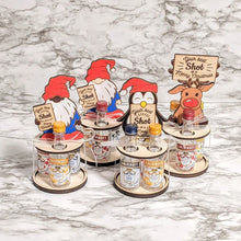 Laden Sie das Bild in den Galerie-Viewer, Weihnachtlicher Mini-Weinflaschenhalter