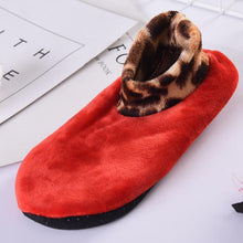 Laden Sie das Bild in den Galerie-Viewer, Rutschfeste Thermosocken für den Innenbereich