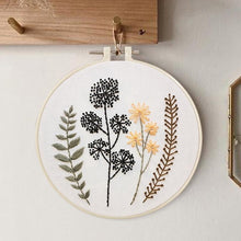 Laden Sie das Bild in den Galerie-Viewer, Florales Stickset