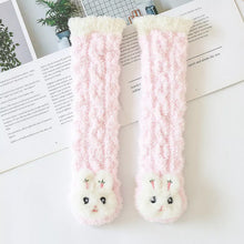 Laden Sie das Bild in den Galerie-Viewer, Flauschige Wintersocken für Babys