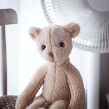 Laden Sie das Bild in den Galerie-Viewer, Niedlicher bekleideter Plüschpuppenbär