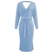 Laden Sie das Bild in den Galerie-Viewer, Elegantes Pulloverkleid mit V-Ausschnitt