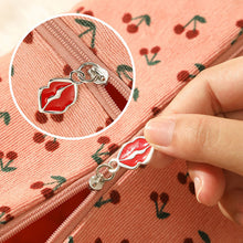 Laden Sie das Bild in den Galerie-Viewer, Einfache Tragbare Kosmetiktasche