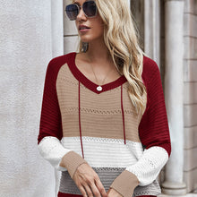 Laden Sie das Bild in den Galerie-Viewer, Strickpullover mit Kapuze