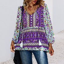 Laden Sie das Bild in den Galerie-Viewer, Böhmisches Ferien-T-Shirt