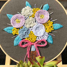 Laden Sie das Bild in den Galerie-Viewer, Handgemachte kreative DIY-Blumenstickerei