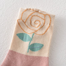 Laden Sie das Bild in den Galerie-Viewer, Rosafarbene Baumwollsocken mit Blumenmuster für Damen (5 Paar)