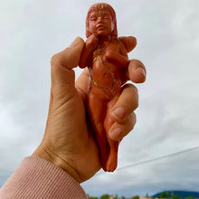 Laden Sie das Bild in den Galerie-Viewer, Heilende Göttin Kunstskulptur Ornament