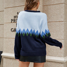 Laden Sie das Bild in den Galerie-Viewer, Kontraststrickpullover mit Karomuster