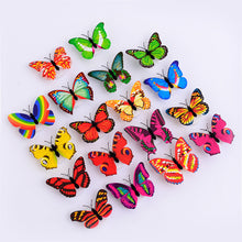 Laden Sie das Bild in den Galerie-Viewer, Leuchtender Schmetterling Wandaufkleber