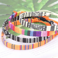 Laden Sie das Bild in den Galerie-Viewer, Geflochtenes Regenbogen-Armband