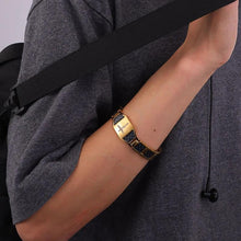 Laden Sie das Bild in den Galerie-Viewer, Kohlefaser-Magnet-Titan-Stahl-Armband