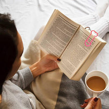 Laden Sie das Bild in den Galerie-Viewer, 😆Das lustigste Lesezeichen des Jahrhunderts