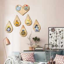 Laden Sie das Bild in den Galerie-Viewer, Medaillenständer aus Holz