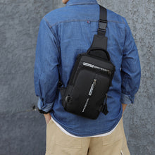 Laden Sie das Bild in den Galerie-Viewer, Umhängetasche mit USB-Ladegerät