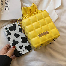 Laden Sie das Bild in den Galerie-Viewer, Karierte Umhängetasche mit Kordelzug