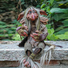Laden Sie das Bild in den Galerie-Viewer, Kobold Gartendekoration aus Harz