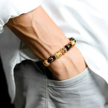 Laden Sie das Bild in den Galerie-Viewer, Pixiu 3D Obsidian Armband