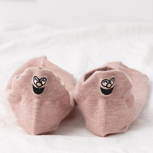 Laden Sie das Bild in den Galerie-Viewer, Lustige bestickte Karikatur-Smiley-Socken (10 Paar)