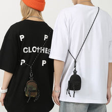 Laden Sie das Bild in den Galerie-Viewer, Stilvolle Minitasche mit Anhänger