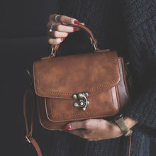 Laden Sie das Bild in den Galerie-Viewer, Damen Vintage Einzigartige Ledertasche mit Schnalle