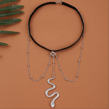 Laden Sie das Bild in den Galerie-Viewer, Modische Schlangenbeinkette aus Legierung
