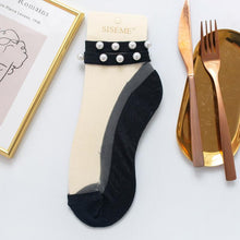 Laden Sie das Bild in den Galerie-Viewer, Damen Perlen Knöchelhohe Socken aus Netzstoff