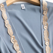 Laden Sie das Bild in den Galerie-Viewer, Sexy Seidenpyjamas 5-teiliges Set