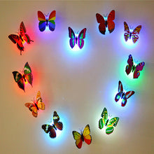 Laden Sie das Bild in den Galerie-Viewer, Leuchtender Schmetterling Wandaufkleber