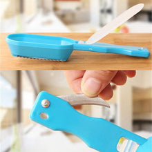 Laden Sie das Bild in den Galerie-Viewer, Küchengeräte Fischschuppenhobel