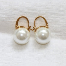 Laden Sie das Bild in den Galerie-Viewer, Einfache barocke Perlenohrringe