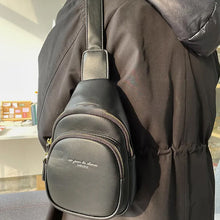Laden Sie das Bild in den Galerie-Viewer, Rucksack Brusttasche für Frauen
